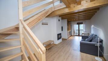 Duplex, Accessible, Private Bathroom | Lounge