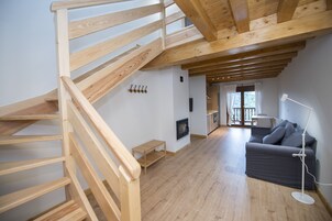 Dúplex, accesible para personas con discapacidad, baño privado | Salón