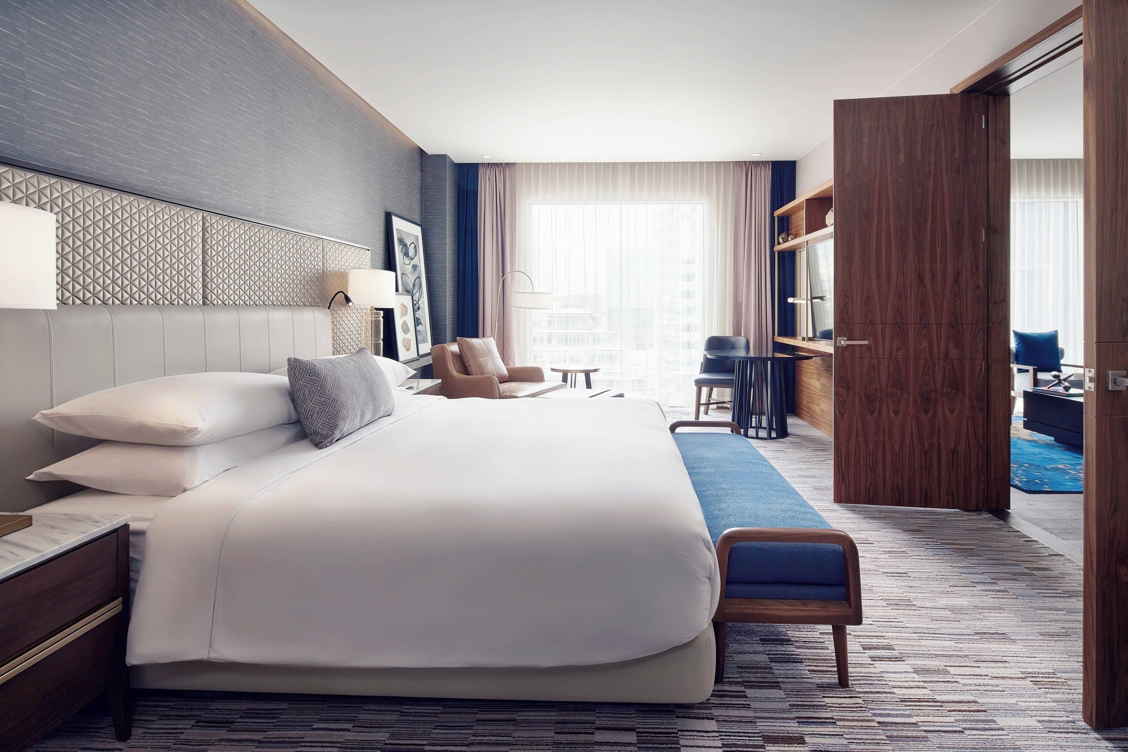 Suite junior, 1 cama King size | Ropa de cama de alta calidad, edredón y minibar 