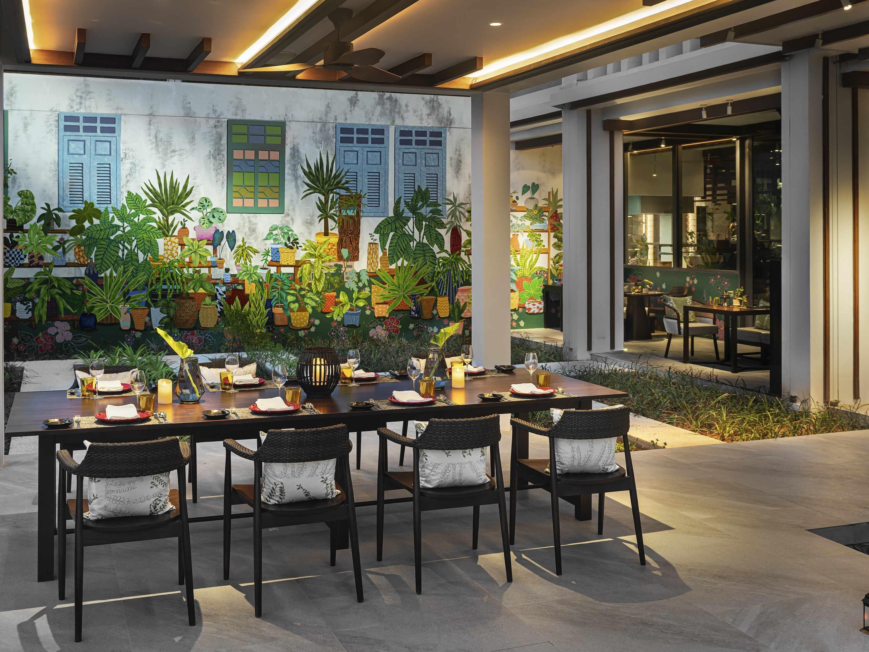 Lunch and dinner served, Mediterranean cuisine