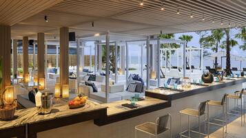 Lunch and dinner served, Mediterranean cuisine