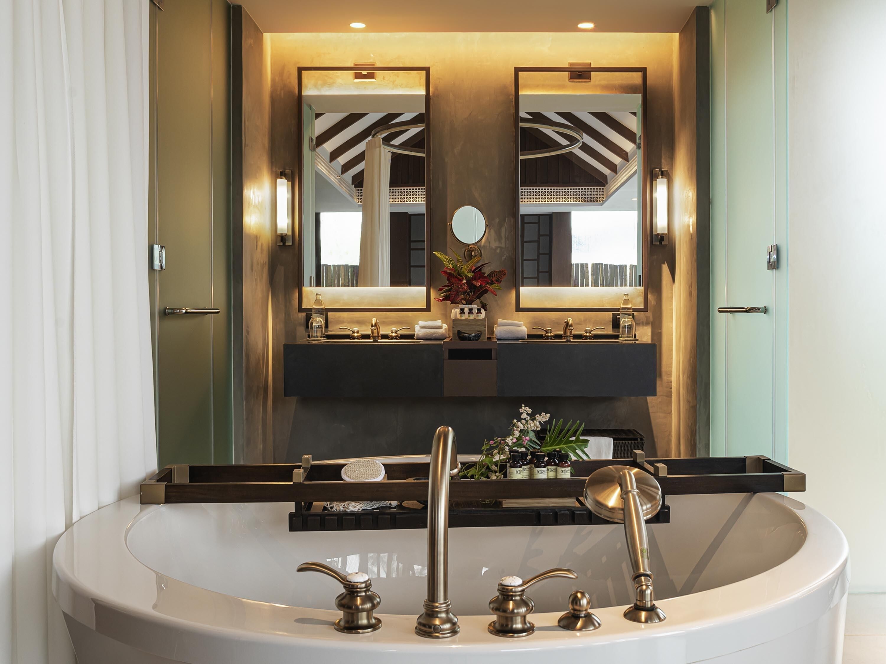 Luxury-Villa, 1 Schlafzimmer, Meerblick | Minibar, Zimmersafe, individuell dekoriert, individuell eingerichtet