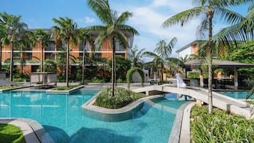 2 outdoor pools, pool umbrellas, sun loungers