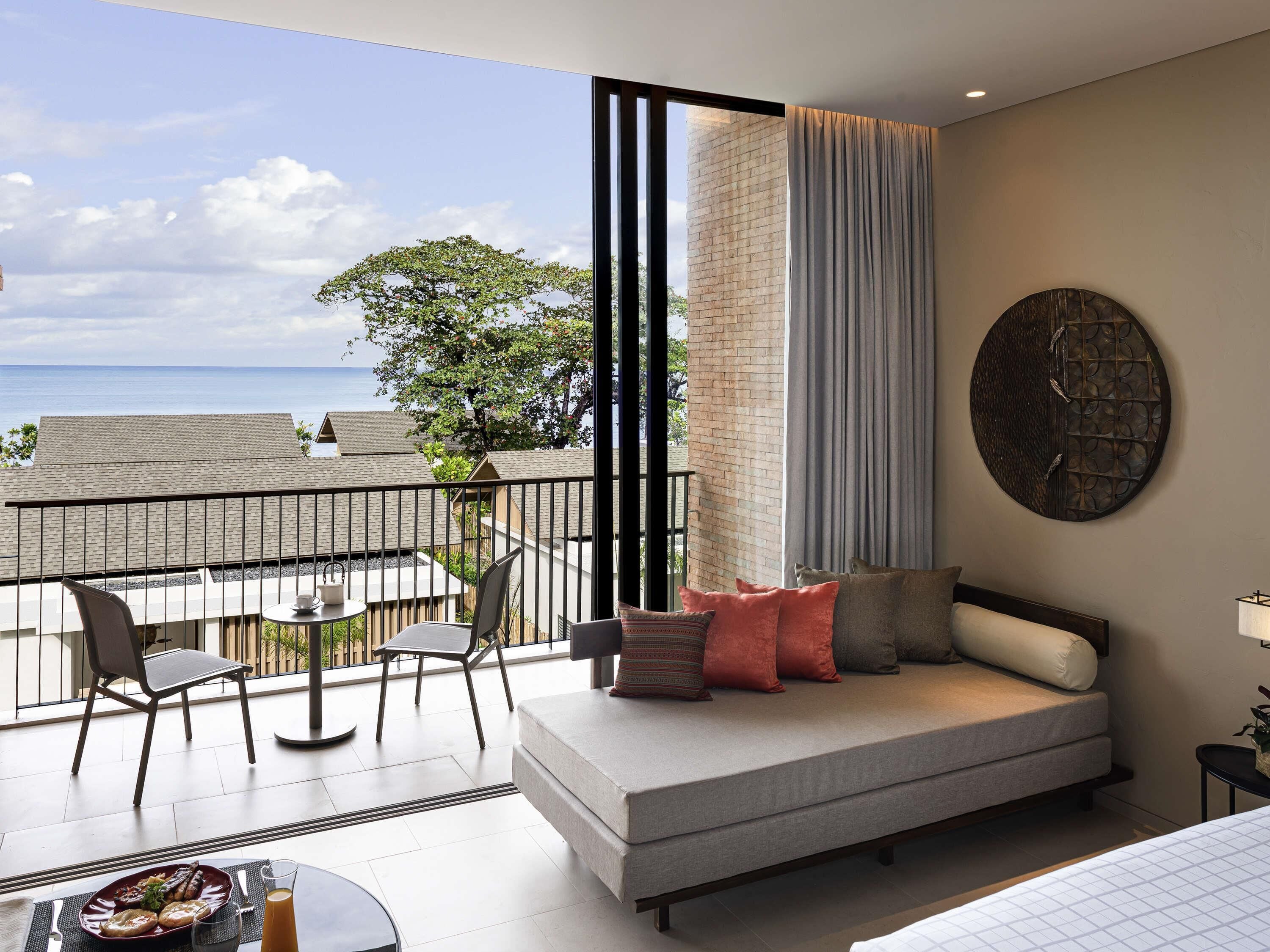 Deluxe Room, Sea View (King bed or Twin bed) | Minibar, in-room safe, individually decorated, individually furnished