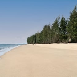 Private beach, white sand, free beach cabanas, sun-loungers