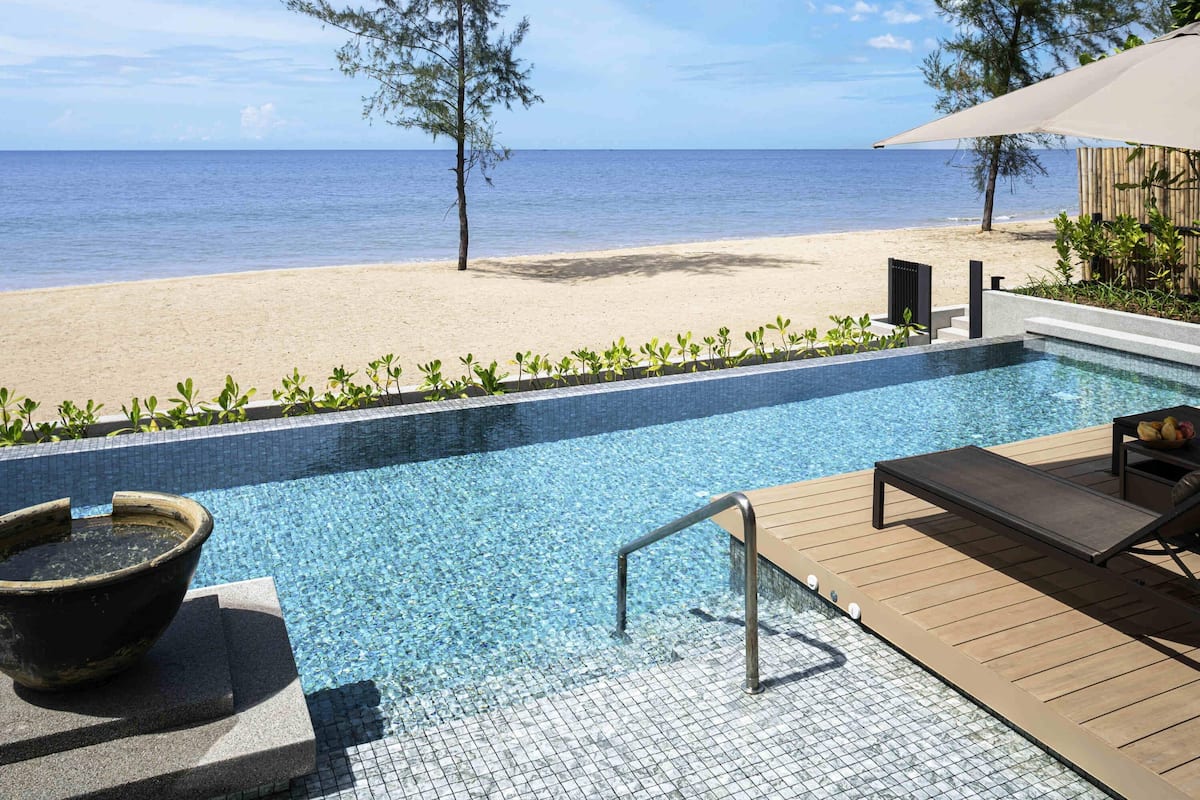 Luxury Villa, 1 Bedroom, Sea View | Minibar, in-room safe, individually decorated, individually furnished