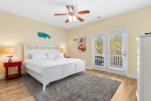 5 bedrooms, WiFi, bed sheets