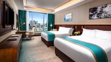 Hochwertige Bettwaren, Minibar, Zimmersafe, individuell dekoriert