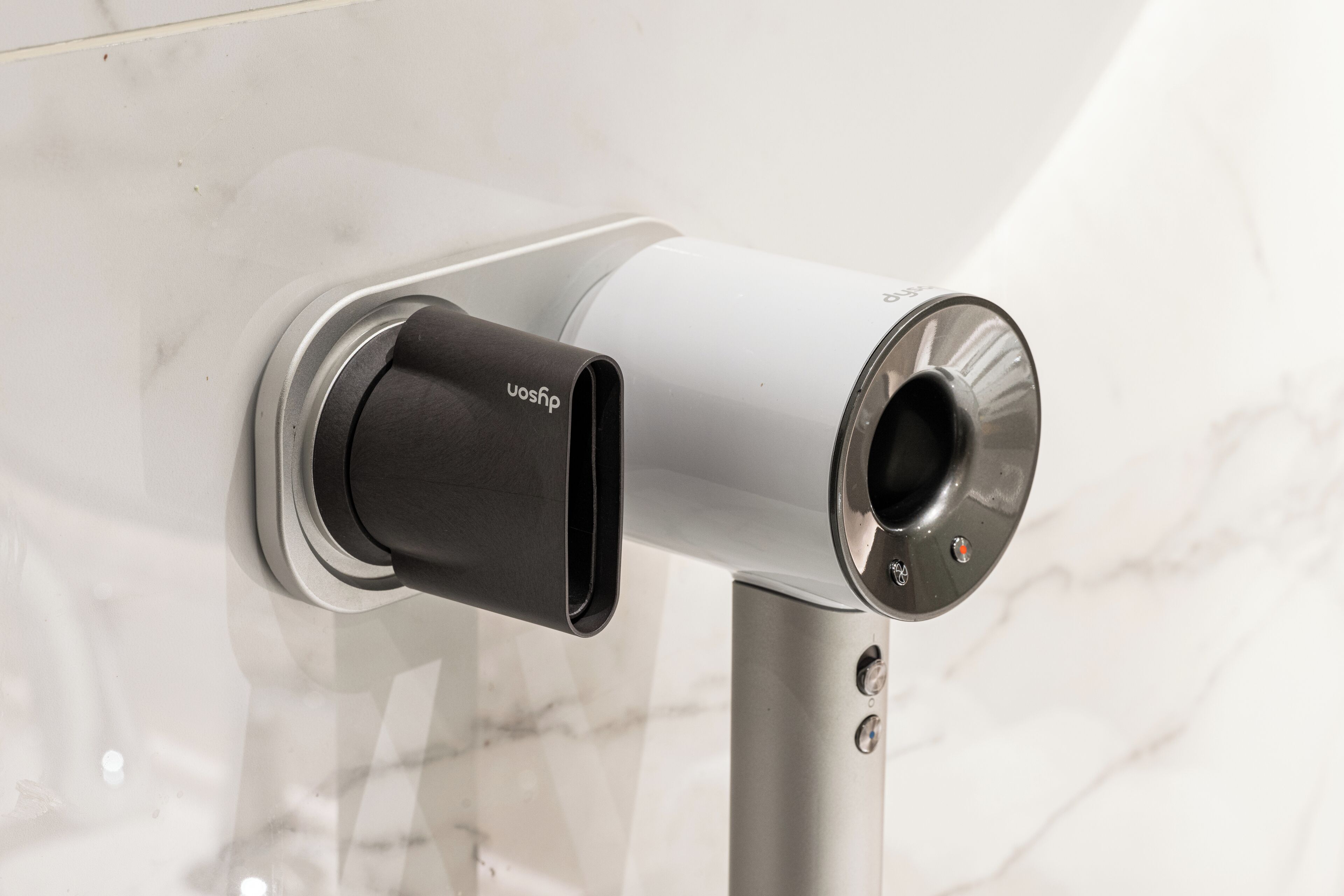 combined shower/bathtub, rainfall showerhead, designer toiletries