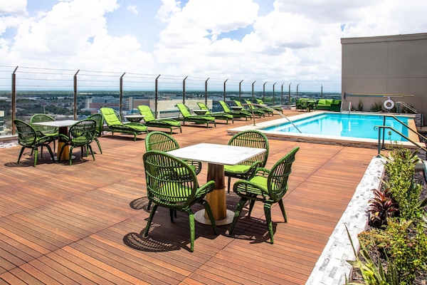 Outdoor pool, pool loungers