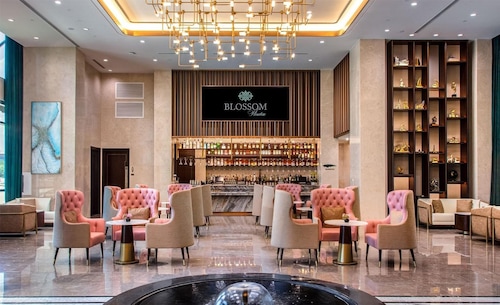 Blossom Hotel Houston, Curio Collection by Hilton