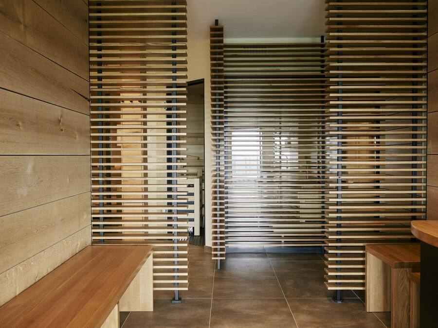 Sauna, steam room, Swedish massages, 1 treatment room, massages