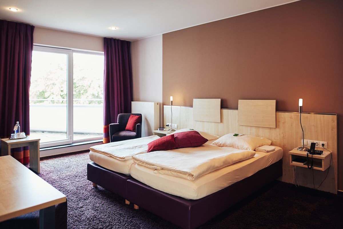 Hypo-allergenic bedding, individually decorated, free WiFi, bed sheets