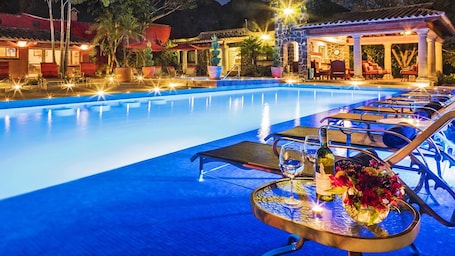 2 piscinas al aire libre