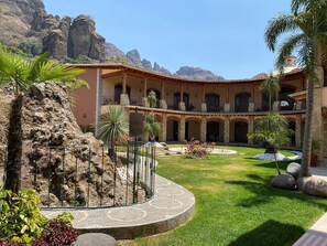 Superior (Area de descanso) | Egyptian cotton sheets, premium bedding, down duvets, pillow-top beds - La Buena Vibra Wellness Resort & SPA (Tepoztlán)