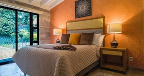 Familienvilla, eigener Pool, Bergblick | Bettwäsche aus ägyptischer Baumwolle, hochwertige Bettwaren