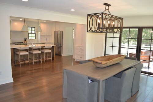 On Lake Tuscaloosa with Covered Dock - 3 King beds 3 1/2 bath PLUS Bunk Room