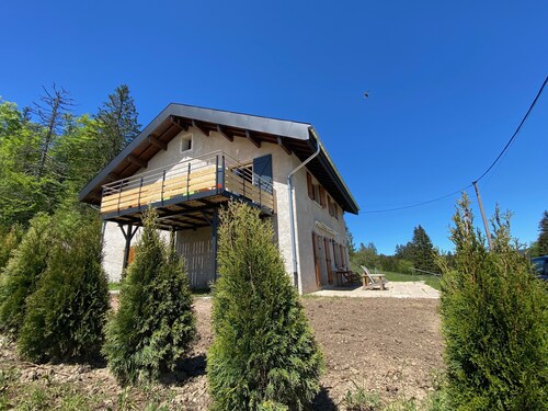 GITE 2 à 5 PERS HAUT JURA PLEINE NATURE