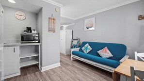 Interior - Pelican Pointe 222:Walk to Beach~Pool~Free Parking (Clearwater Beach)