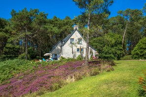 Exterior - Magnificent sea views from this large house in a heavenly location (Crozon)