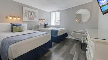 Een strijkplank/strijkijzer, gratis wifi, beddengoed