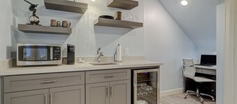 Minutes from Sports, Concerts, Theater and Night life events