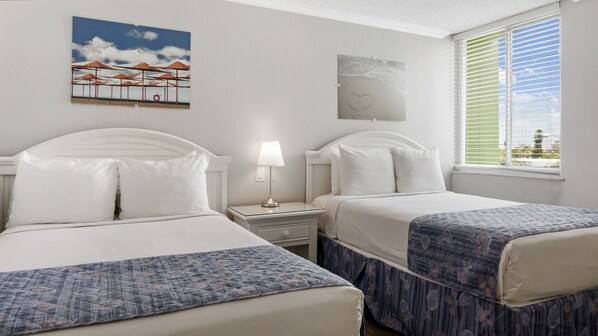 Tabla de planchar con plancha, wifi gratis y ropa de cama 