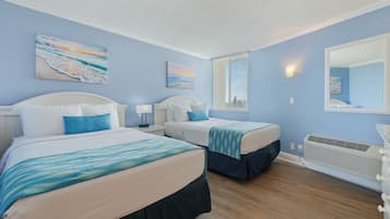 Tabla de planchar con plancha, wifi gratis y ropa de cama