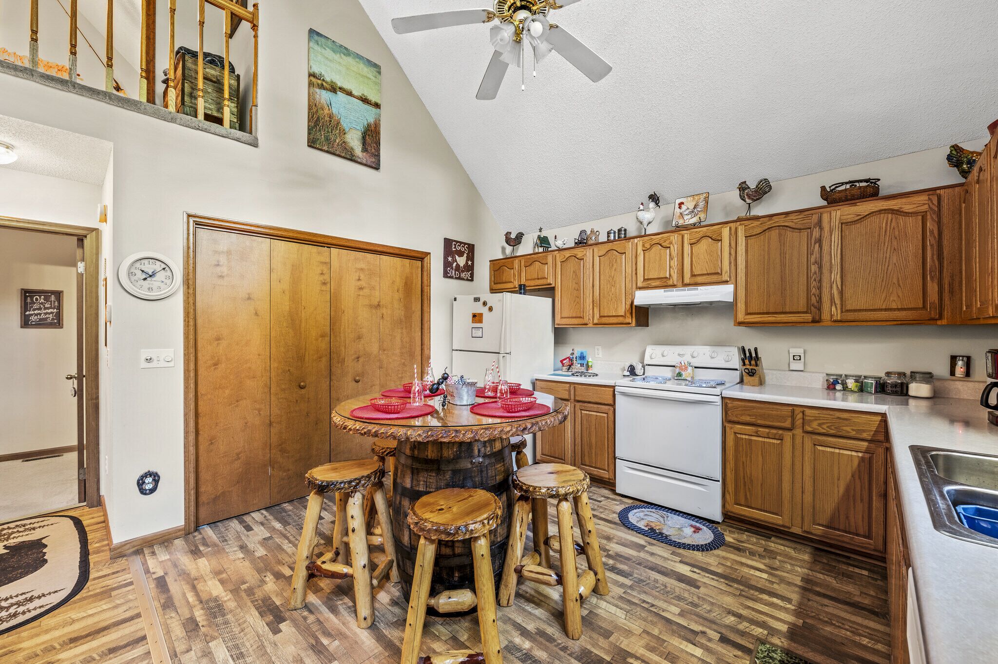 Enjoy the Quieter Side of GATLINBURG! Secluded! Hot Tub! 2b/2ba 15 min  dwtn