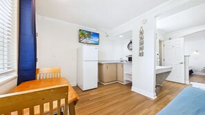 Interior - Pelican Pointe 426:Walk to Beach~Pool~Free Parking (Clearwater Beach)