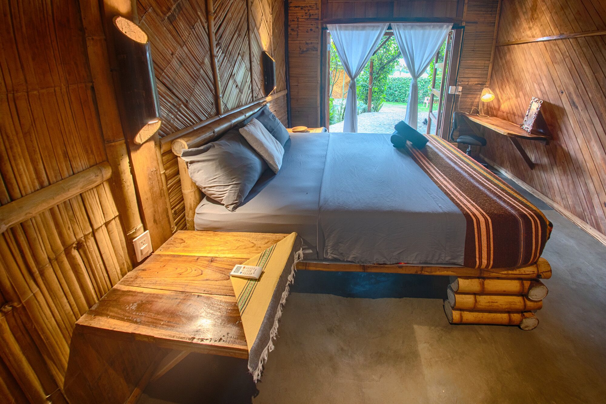 4 habitaciones, escritorio, wifi gratis y ropa de cama 