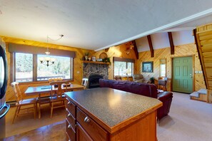 Fridge, microwave, oven, stovetop - Cabin retreat with wrap-around porch, work spaces, (South Fork)