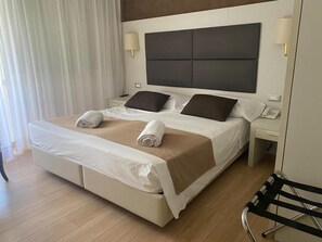 Room - Hotel Eros (Lignano Sabbiadoro)