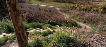 one bed room with sofa bed, wifi , sea views