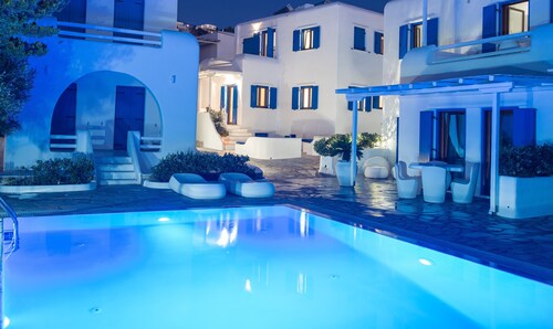Mykonos Town 2bdrm Apartment with shared Pool in the heart of Mykonos