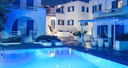 Mykonos Town 2bdrm Apartment with shared Pool in the heart of Mykonos