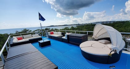 Key West Luxury Houseboat