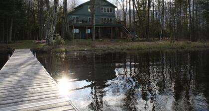Lake Namakagon Sunrise Cove~Unwind & Reconnect. Private dock, 2 kayaks, row boat