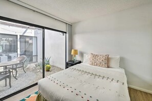 3 bedrooms, desk, iron/ironing board, free WiFi
