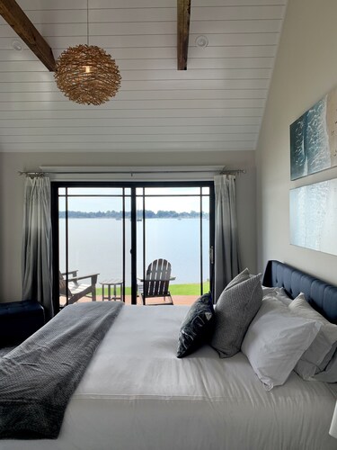 Harbor View Landing Mystic, CT  - The Nantucket Waterfront Cottage     