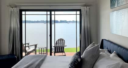 Harbor View Landing Mystic, CT - The Nantucket Waterfront Cottage