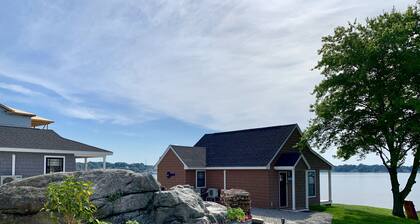 Harbor View Landing Mystic, CT - The Nantucket Waterfront Cottage
