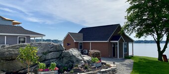 Harbor View Landing Mystic, CT - The Nantucket Waterfront Cottage