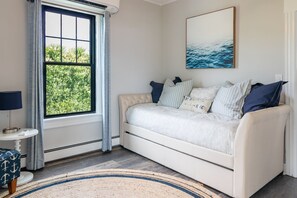 TV, stereo - Harbor View Landing Mystic, CT - The Bluffs Waterfront House - First Floor ONLY (Mystic)