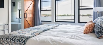 Harbor View Landing - The Mystic Waterfront House - Second Floor Only