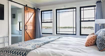 Harbor View Landing - The Mystic Waterfront House - Second Floor Only