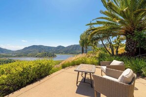 Terrace/patio - Villa Vista de Rancho Santa Fe w/Pool, Views! (Escondido)