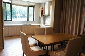 Cribs/infant beds - Jiangsu Yunhu International Conference Center (Yixing)