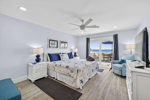 6 bedrooms, WiFi, bed sheets - Sea Monster by Carolina Getaway (Kure Beach)