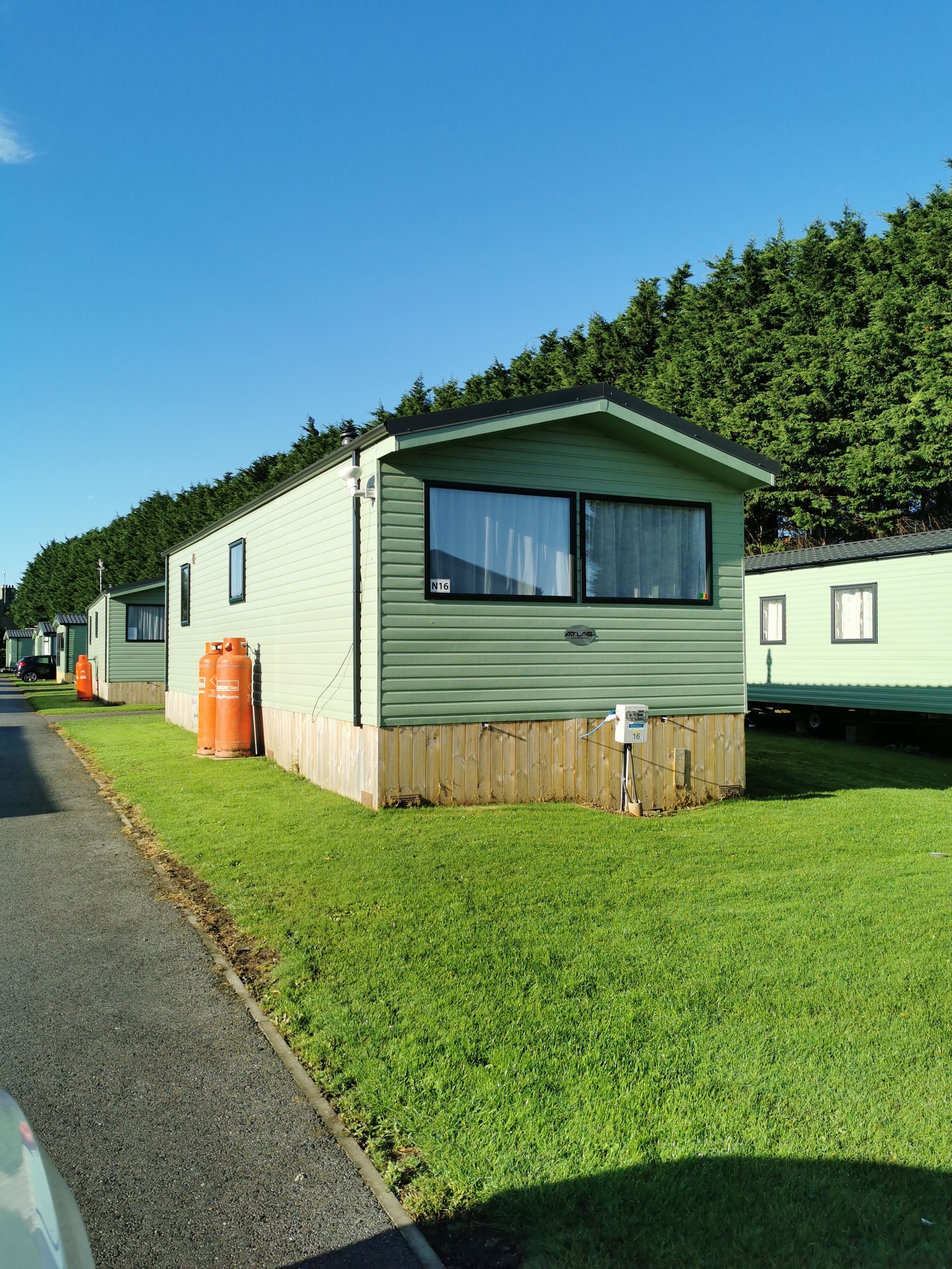 Brand new caravan with outdoor swimming